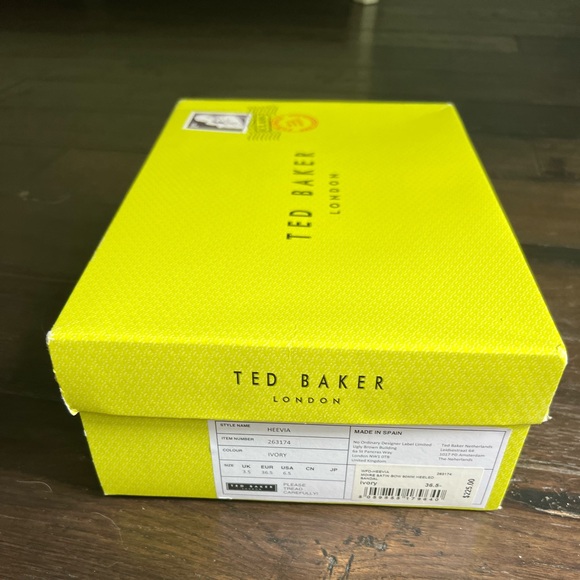 Ted Baker Heevia Moire satin bow heeled sandals- Ivory size 6.5 wedding shoes - Picture 9 of 9